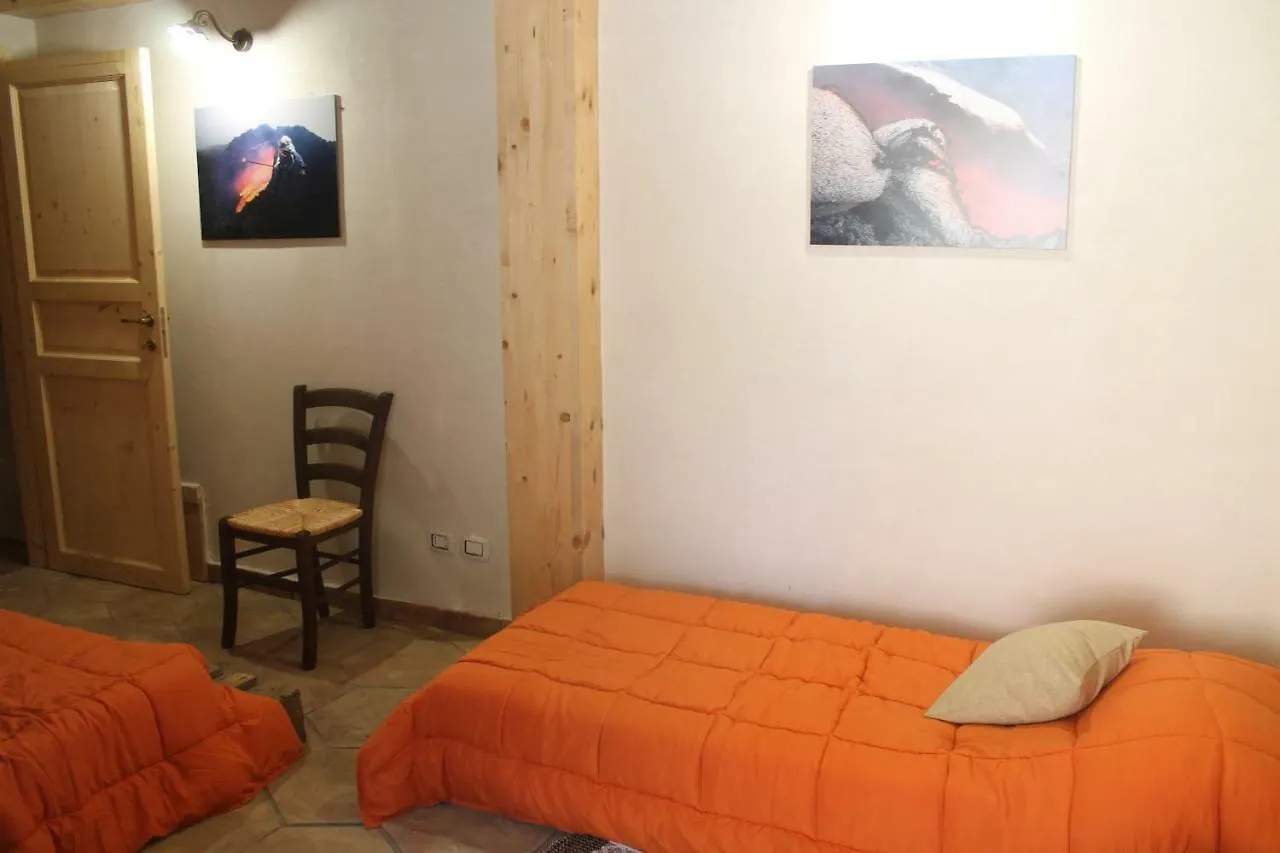 Agriturismo La Caraffara sull' Etna Puntalazzo 0*,