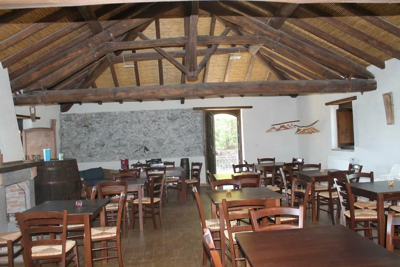 Agriturismo La Caraffara sull' Etna Puntalazzo Italia