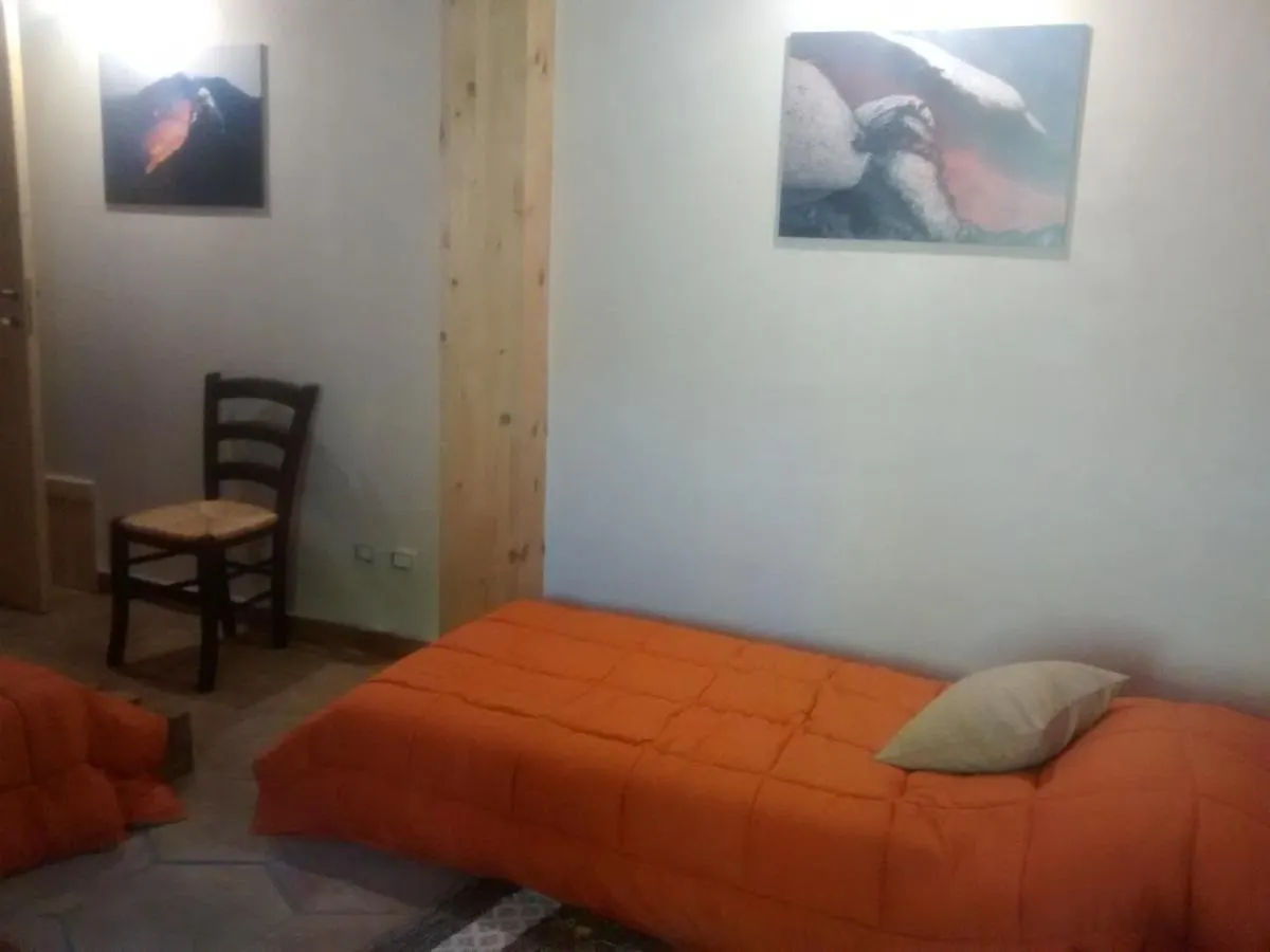 Agriturismo La Caraffara sull' Etna Puntalazzo Alloggio per agriturismo