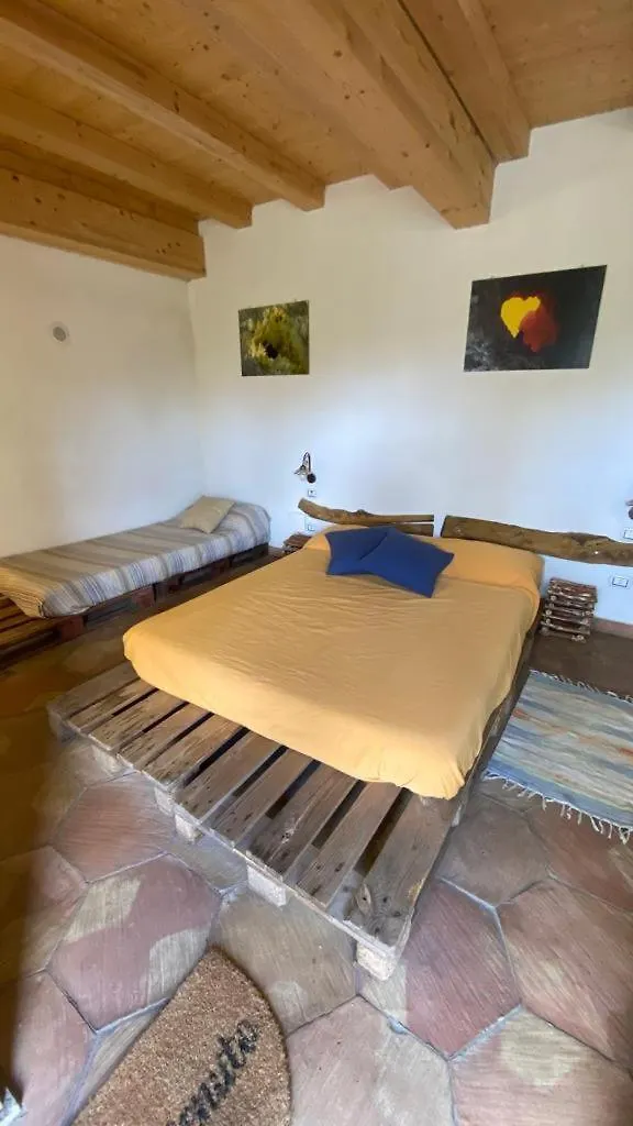 Farm stay Agriturismo La Caraffara Sull' Etna Puntalazzo Italy