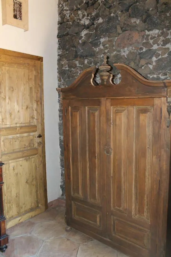 Farm stay Agriturismo La Caraffara Sull' Etna Puntalazzo